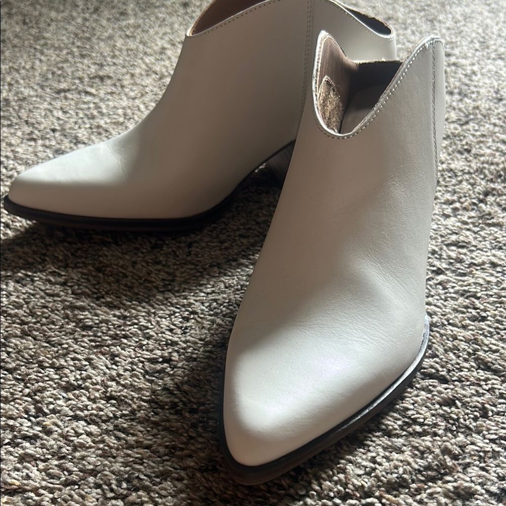 Seychelles White Ankle Booties with Modern Design
